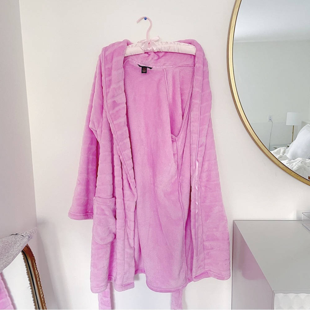 Victoria’s Secret Fuzzy Robe XS/S - Picture 4 of 6